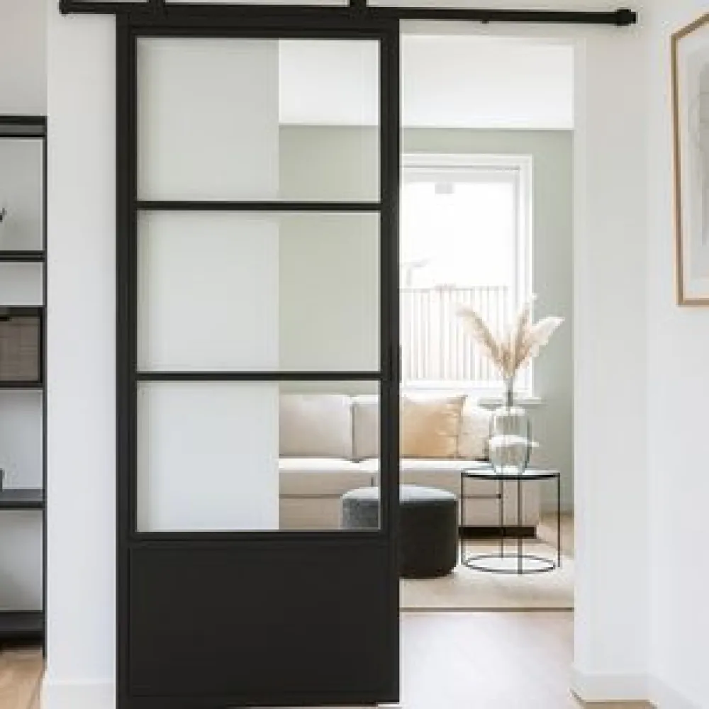 Stalen schuifdeur - 3 Vlaks - Helder glas + Kickplaat