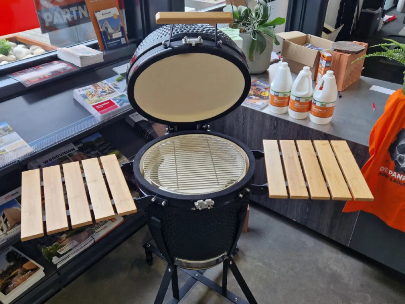 Kamado BBQ 20 inch ceramic black incl. Heat deflector